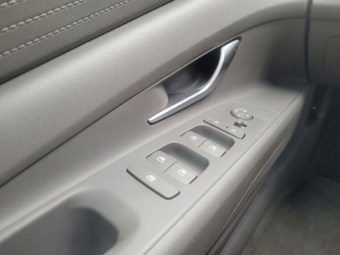 Used 2021 Hyundai Elantra SE FWD image 27