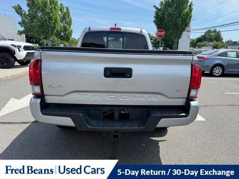 Used 2022 Toyota Tacoma SR5 AWD/4WD image 10