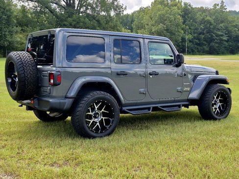 Used 2023 Jeep Wrangler Unlimited Sahara AWD/4WD image 11