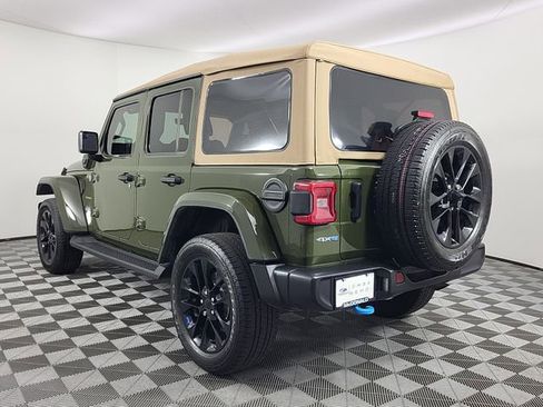 Used 2022 Jeep Wrangler Unlimited Sahara w/ Cold Weather Group AWD/4WD image 3