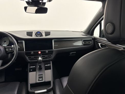 Certified 2024 Porsche Macan S AWD/4WD image 30