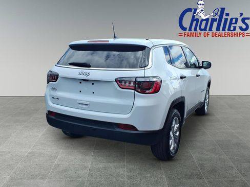 Used 2025 Jeep Compass Sport AWD/4WD image 4