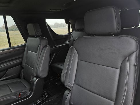 Used 2022 Chevrolet Tahoe Z71 w/ Luxury Package image 28