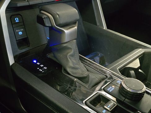 Used 2022 Toyota Tundra SR5 image 19