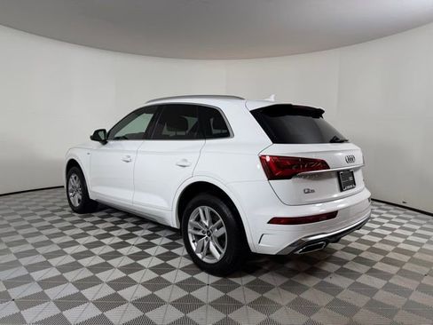 Used 2023 Audi Q5 2.0T Premium w/ Convenience Package image 5