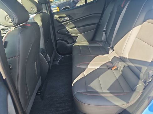 Used 2024 Chevrolet Trax RS w/ Sunroof Package FWD image 15