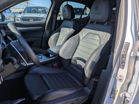 Used 2024 Alfa Romeo Stelvio AWD image 14