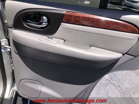 Used 2007 GMC Envoy Denali RWD image 18
