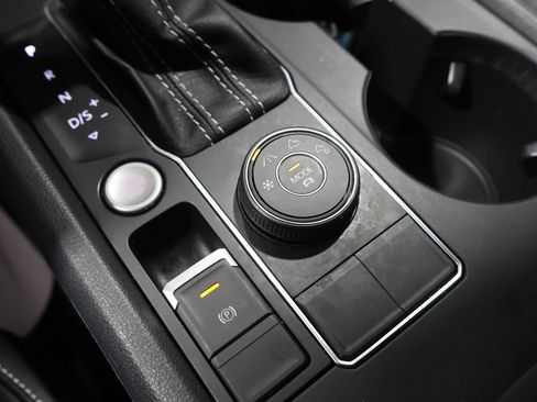 Used 2021 Volkswagen Atlas SE image 30