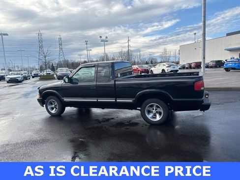 Used 2001 Chevrolet S10 Pickup LS w/ Preferred Equipment Group image 18