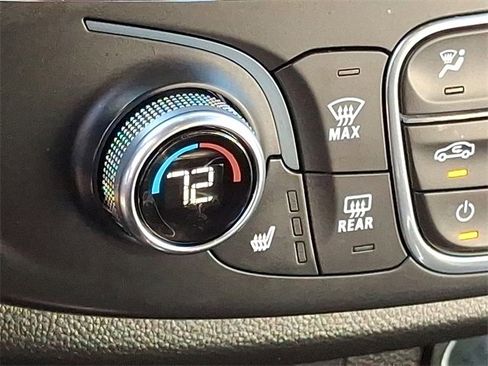 Used 2022 Chevrolet Traverse LT image 20