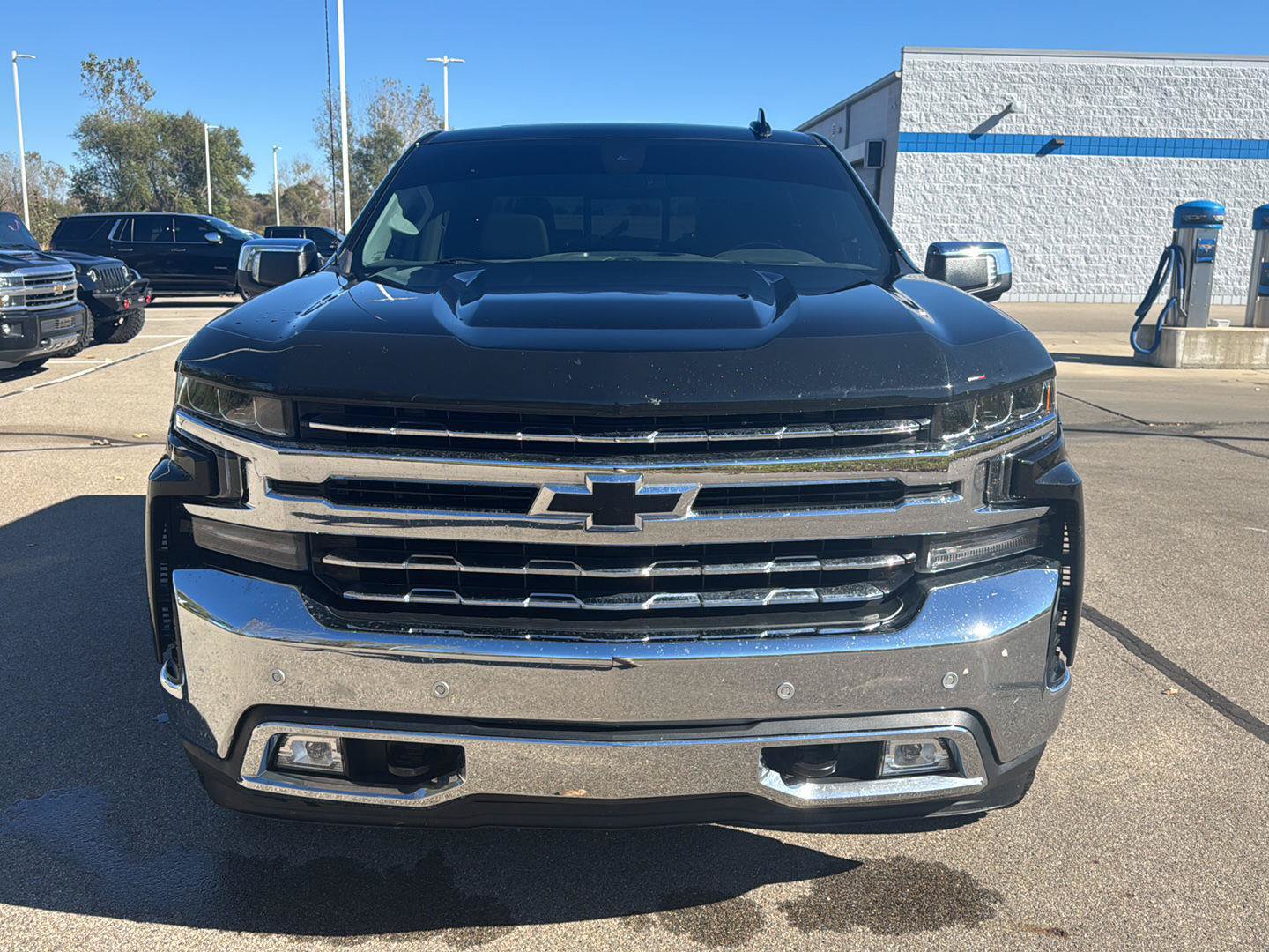 Used 2020 Chevrolet Silverado 1500 LTZ w/ LTZ Premium Package AWD/4WD image 8