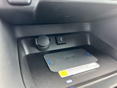 Used 2022 Toyota RAV4 XLE image 29