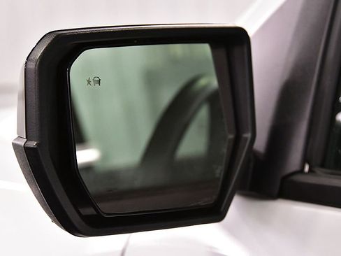 Used 2024 Chevrolet Colorado Z71 w/ LPO, Dark Essentials Package image 16