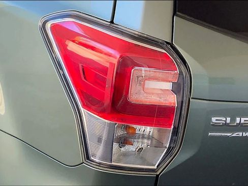 Used 2018 Subaru Forester 2.5i Touring w/ Popular Package #2 image 28