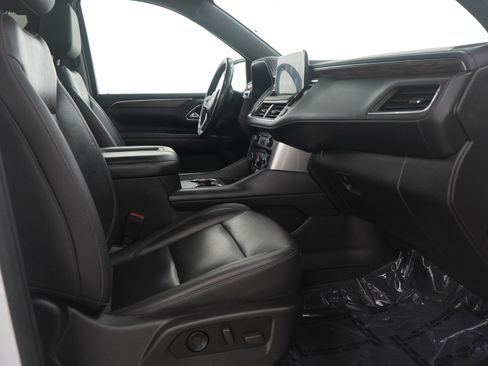 Used 2021 Chevrolet Tahoe LT w/ LT Signature Package image 17