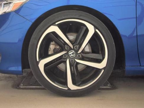 Used 2018 Honda Accord Sport image 7