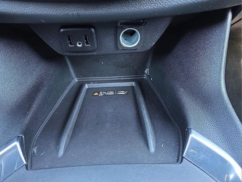 Used 2023 Chevrolet Traverse LT image 21