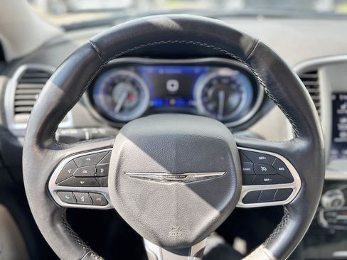 Used 2021 Chrysler 300 Touring L AWD/4WD image 12