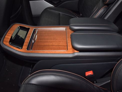 New 2026 Lincoln Navigator L Black Label AWD/4WD image 19