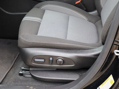 Used 2025 Chevrolet Blazer LT image 14