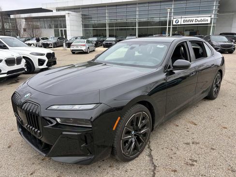 Used 2026 BMW i7 xDrive60 w/ Executive Package AWD/4WD image 1