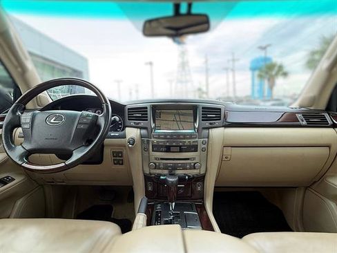 Used 2011 Lexus LX 570 4WD w/ Luxury Pkg image 14