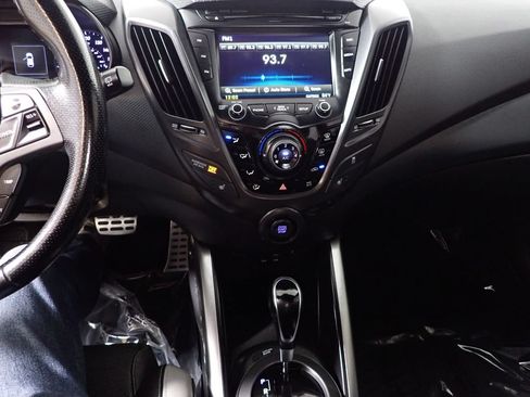 Used 2016 Hyundai Veloster Turbo FWD image 26