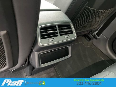 Used 2021 Audi e-tron Premium image 40