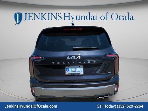 Used 2025 Kia Telluride SX w/ SX Captain's Chair Package AWD/4WD image 4