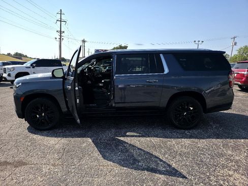 Used 2021 Chevrolet Suburban High Country image 9