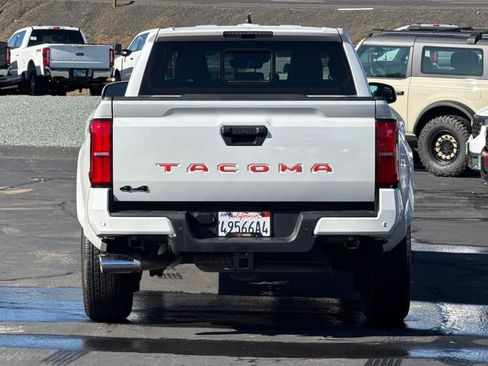 Used 2024 Toyota Tacoma TRD Sport w/ TRD Sport Upgrade Package image 5
