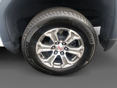 Used 2025 GMC Sierra 1500 SLT RWD image 8