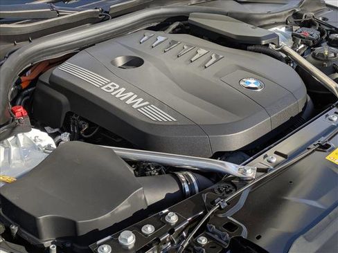 New 2026 BMW 550e xDrive image 18