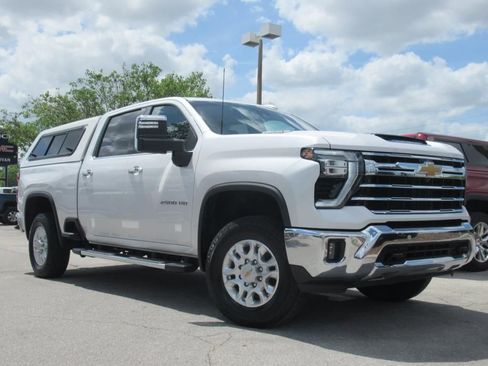Used 2024 Chevrolet Silverado 2500 LTZ w/ LTZ Convenience Package image 2