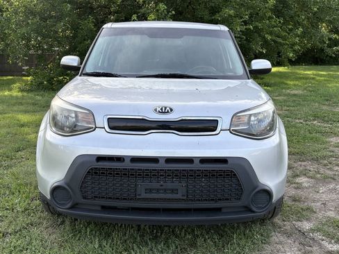 Used 2015 Kia Soul + FWD image 10