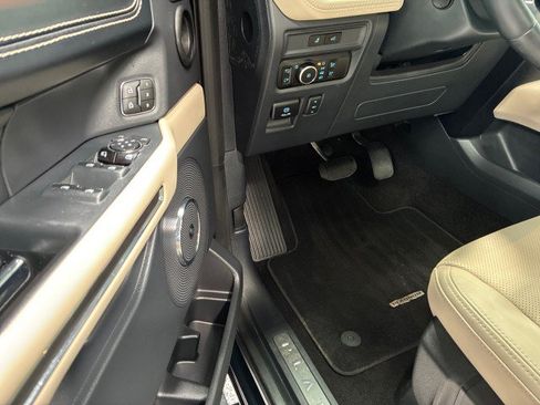 Used 2023 Ford Expedition Platinum AWD/4WD image 7