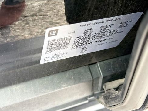 Used 2021 Chevrolet Tahoe Premier w/ Premium Package image 33