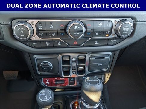 New 2026 Jeep Gladiator Mojave image 16