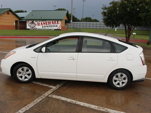 Used 2008 Toyota Prius FWD image 2