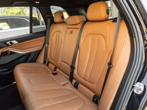 Used 2021 BMW X5 sDrive40i w/ Premium Package image 13