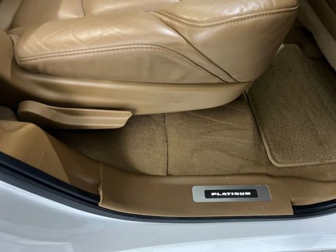 Used 2017 Cadillac Escalade Platinum image 61