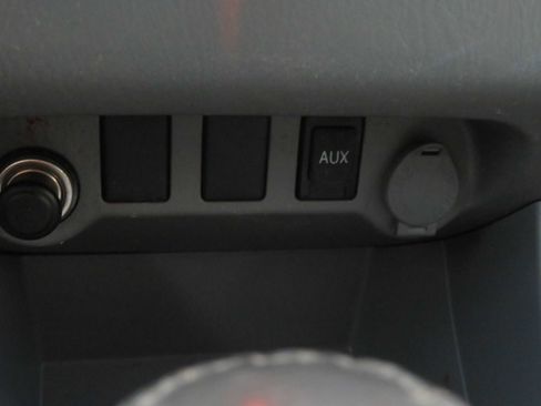 Used 2010 Toyota Tacoma PreRunner image 39