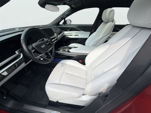 Used 2024 Cadillac Lyriq Luxury w/ LPO, Floor Liner Package AWD/4WD image 17