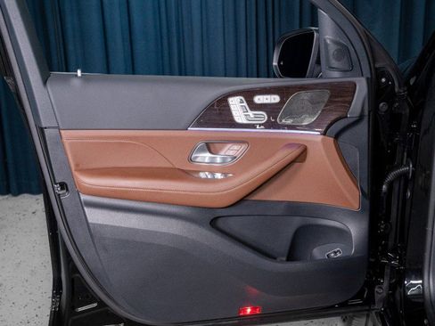 New 2025 Mercedes-Benz GLS 450 4MATIC image 13