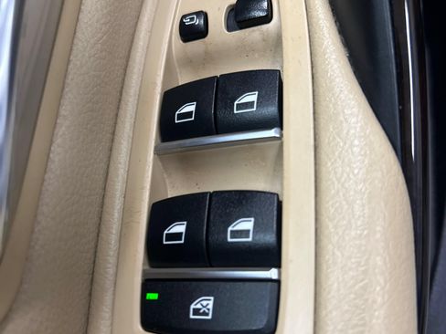 Used 2017 BMW 330i xDrive Sedan w/ Premium Package AWD/4WD image 9