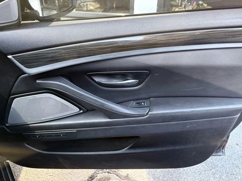 Used 2013 BMW M5 w/ Executive Pkg RWD image 19