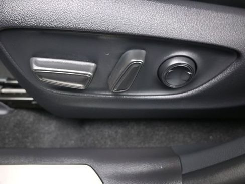 Used 2024 Toyota Venza Nightshade image 31