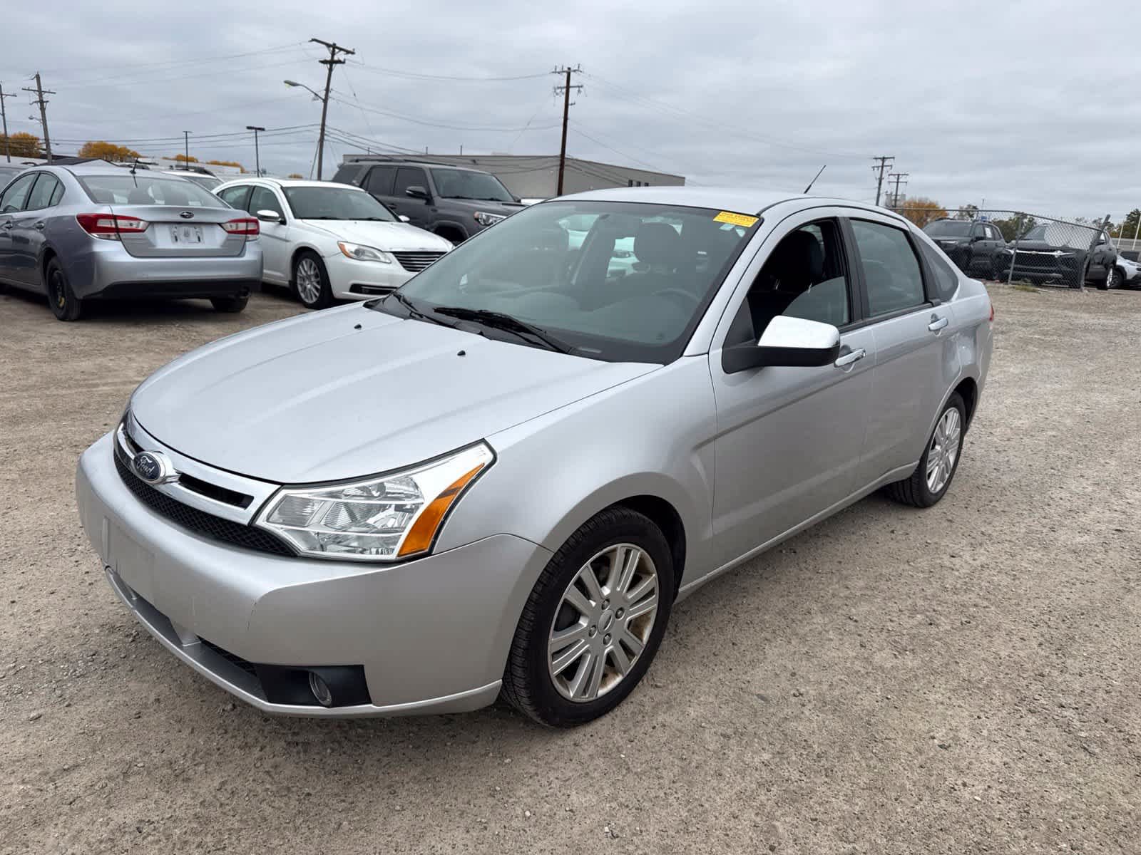 Used 2010 Ford Focus SEL FWD image 1