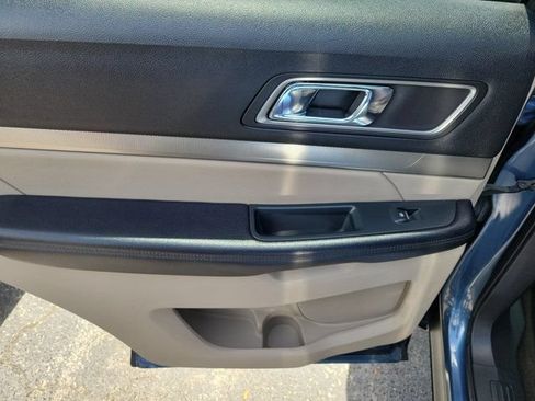 Certified 2018 Ford Explorer XLT w/ Equipment Group 201A FWD image 11